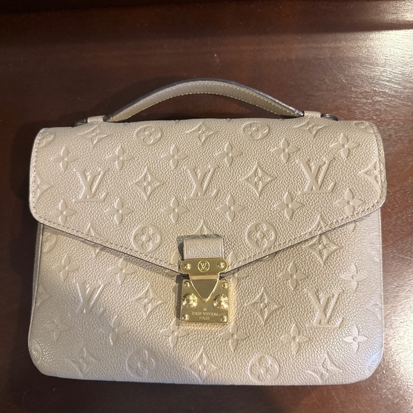 Authentic Louis Vuitton Pochette Métis - Picture 1 of 7